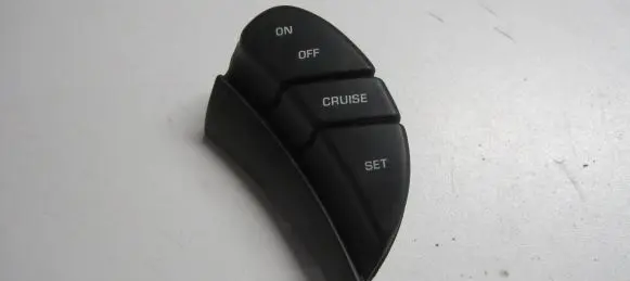 Chrysler 300 - 300C Steering wheel buttons/switches 04760353AD