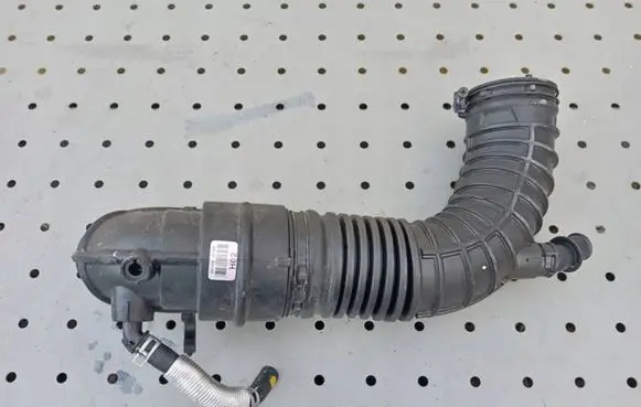 Hyundai Kona I Air intake hose/pipe 28140-J9100