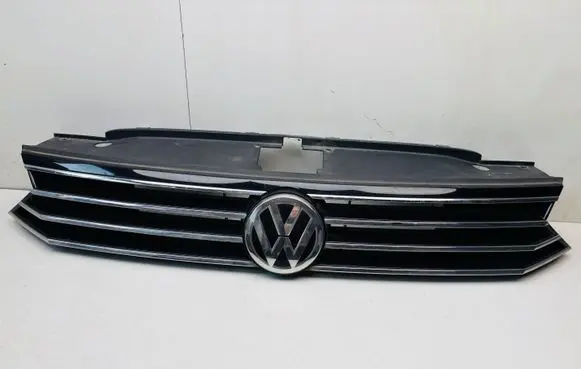 Volkswagen PASSAT B8 Front bumper upper radiator grill 3G0853653D 3G0853651 3G0853651J