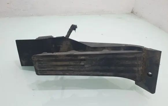 BMW 5 E60 E61 Accelerator throttle pedal 677264601