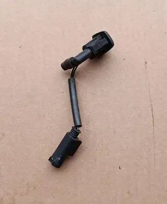 BMW 5 E60 E61 Windshield washer spray nozzle 7046060