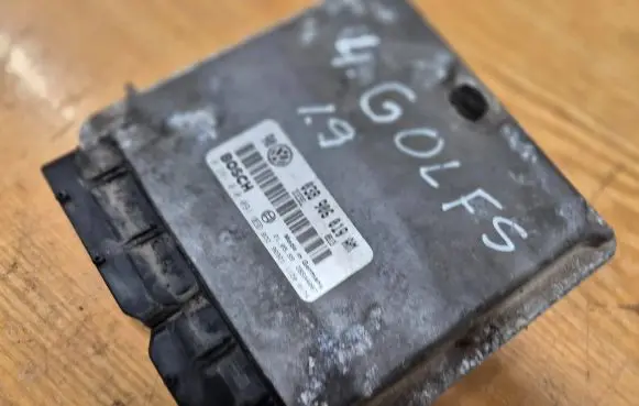 Volkswagen Golf IV Engine control unit/module 038906019AM 28SA4087 0281010091