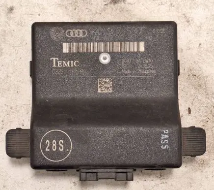 Volkswagen PASSAT B7 Gateway control module 1K0907530F 0325