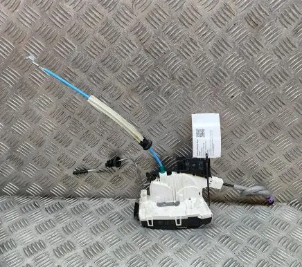 Mercedes-Benz GLA W156 Rear door lock A2047303635