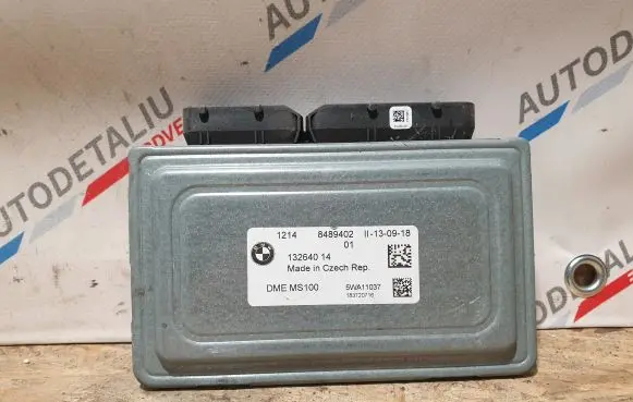BMW i3 Engine control unit/module 8489402 5A13825