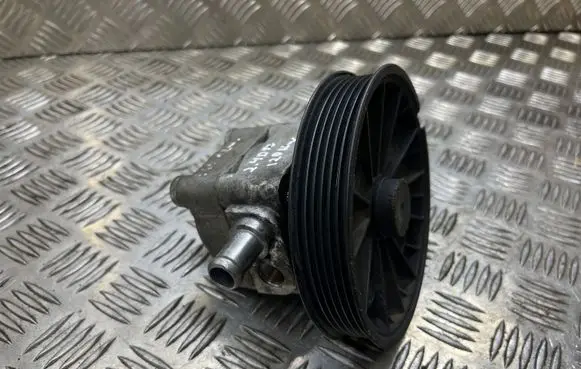 Volvo S60 Power steering pump 9485757