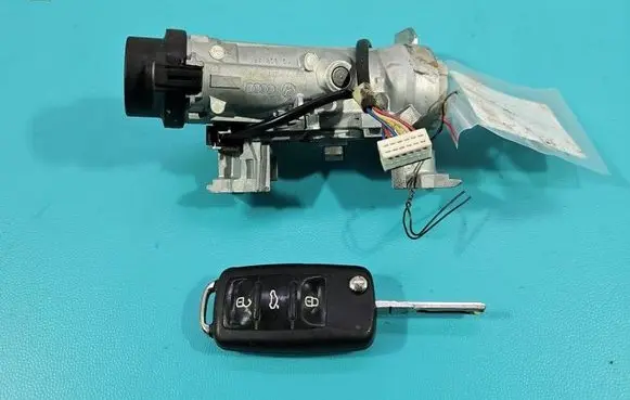 Volkswagen Jetta VI Ignition lock 5K0905865 IMPRK1608266