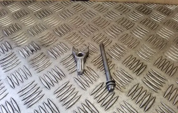 BMW 5 GT F07 Fuel Injector clamp holder