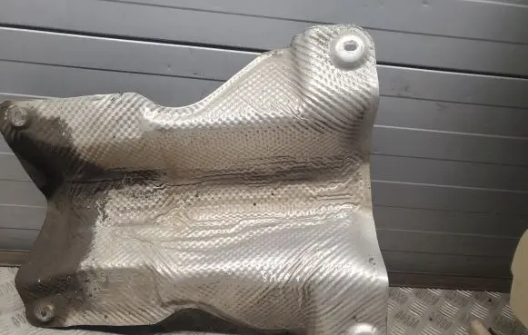 Jeep Grand Cherokee Exhaust heat shield 68069895AB