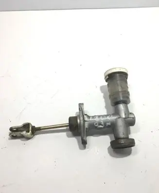 Mitsubishi L200 Clutch master cylinder 