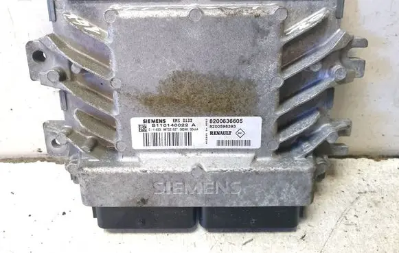 Dacia Logan I Engine control unit/module 8200636605