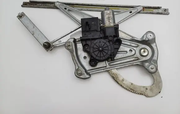 Renault Megane III Front door window regulator with motor 807310005R 807210002