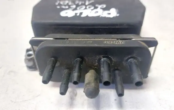 Volkswagen Polo Vacuum valve 6Q0906625A