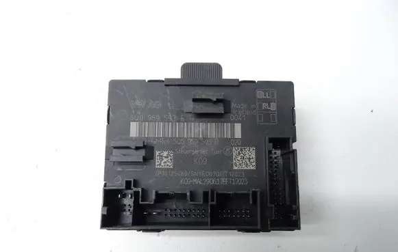 Volkswagen Golf VII Door control unit/module 5Q0959593E