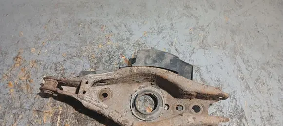 Toyota Avensis T270 Rear upper control arm/wishbone 
