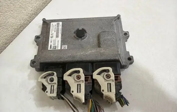 Citroen C3 Engine control unit/module 9805895780