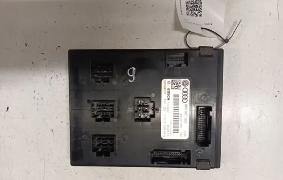 Audi A4 S4 B8 8K Comfort/convenience module 8K0907063 01022001 F005V00753