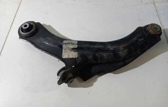 Renault Zoe Front lower control arm/wishbone
