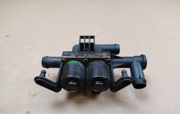 BMW 5 F10 F11 Coolant heater control valve 911916404
