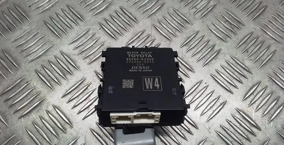 Toyota RAV 4 (XA50) Window wiper relay 8594042040