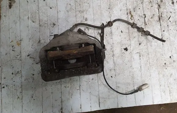 BMW 5 E60 E61 Front brake caliper NOCODE