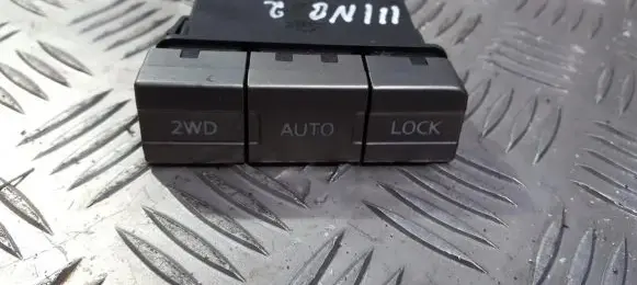 Nissan X-Trail T30 Central locking switch button 