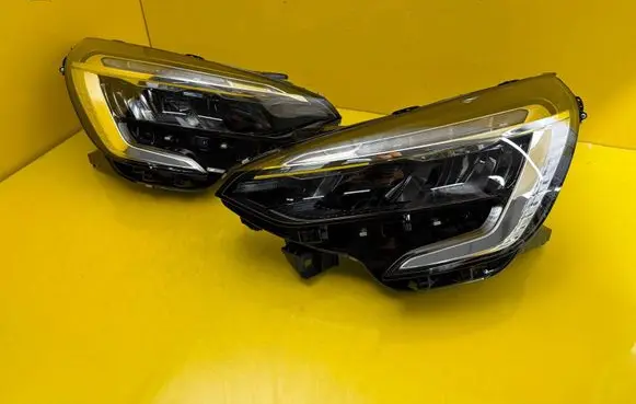 Renault Clio V Headlight/headlamp 260100902R