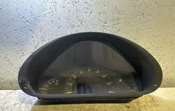 Mercedes-Benz C W203 Speedometer (instrument cluster) A2035401447