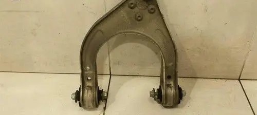 Mercedes-Benz CLS C219 Front lower control arm/wishbone A2193300107