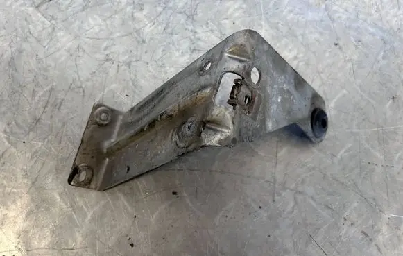 BMW X5M E70 Fender mounting bracket 7188835
