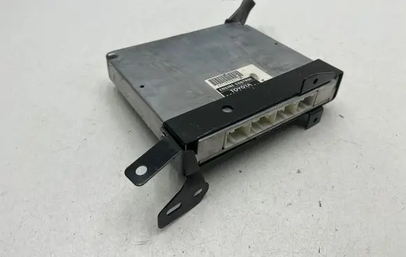 Toyota Avensis T250 Engine control unit/module 1758009411 8966105C71