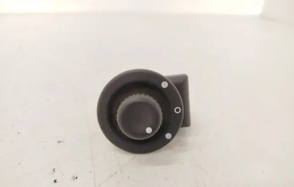 Renault Megane II Wing mirror switch 8200002442A