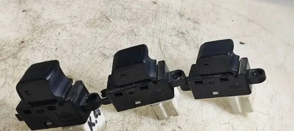 Subaru Impreza III Electric window control switch