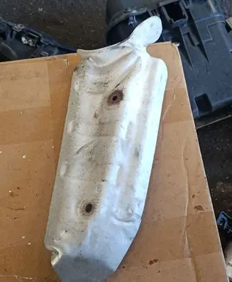 BMW 6 F06 Gran coupe Heat shield in engine bay 8568139