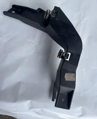 BMW i3 Headlight/headlamp mounting bracket 7331556
