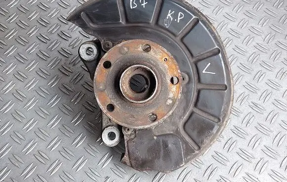 Volkswagen PASSAT B7 Front wheel hub