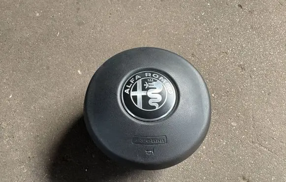 Alfa Romeo Stelvio Steering wheel airbag 01561476090