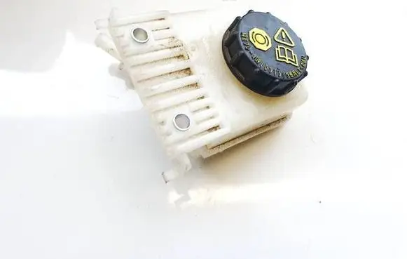 Mazda CX-30 Brake fluid reservoir BDNP43551