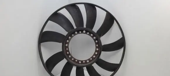 Volkswagen PASSAT B5 Fan impeller 058121301B