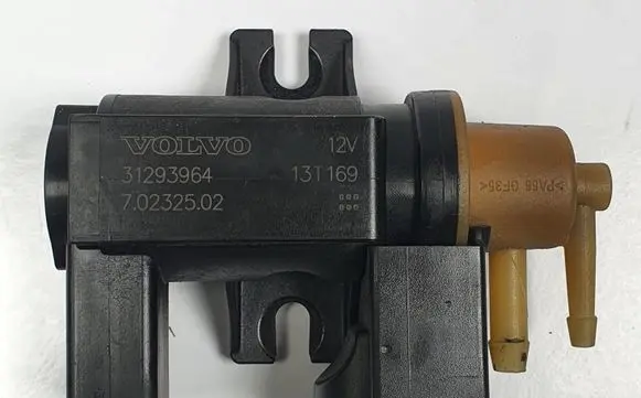 Volvo V70 Valve vacuum 31293964