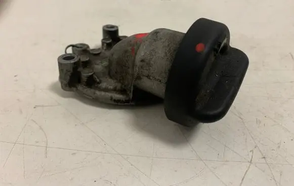 Opel Insignia A Oil filler cap 55565946 428702815