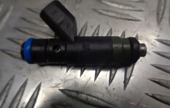Dodge Stratus Fuel injectors set 04891573AB
