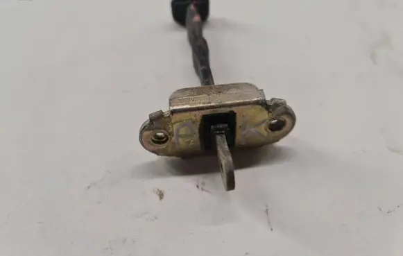 Volvo S40, V40 Front door check strap stopper
