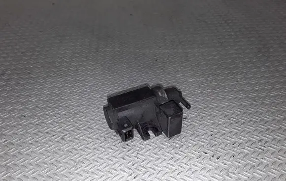 BMW 5 E39 Turbo solenoid valve 72279600