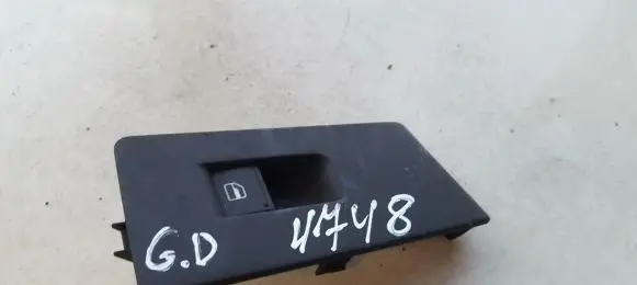 Volkswagen PASSAT B7 Electric window control switch 3AA868750