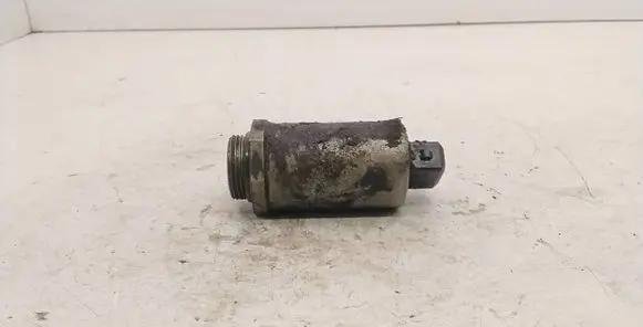 BMW 5 E39 Camshaft vanos timing valve 