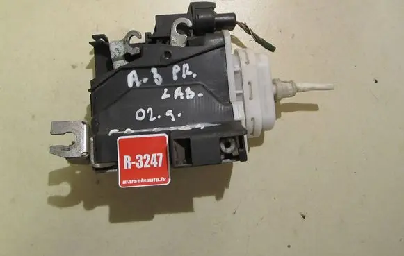 Audi A4 S4 B5 8D Front door lock 8D1837016A