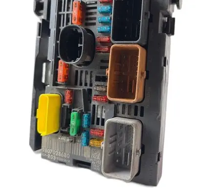 Peugeot Expert Fuse box set 9807028680R03