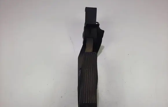 Mercedes-Benz E W211 Accelerator throttle pedal A2113000404