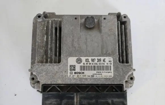 Volkswagen PASSAT CC Engine control unit/module 03L907309AE 0281017946